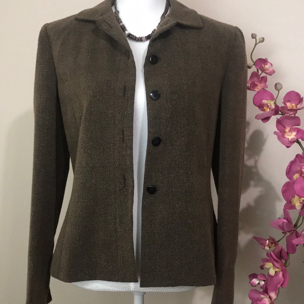 Larry Levine suits size 6 lined brown